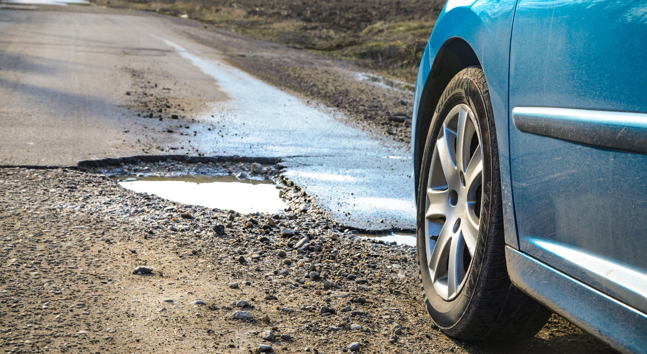 Spring Road Hazards Around Edmonton: How to Navigate Rain and Potholes Safely